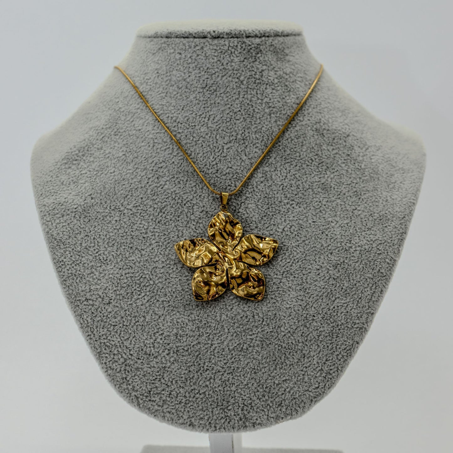 COLLAR REGINA
